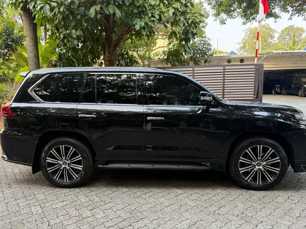 Lexus LX570 sport 4x4 At