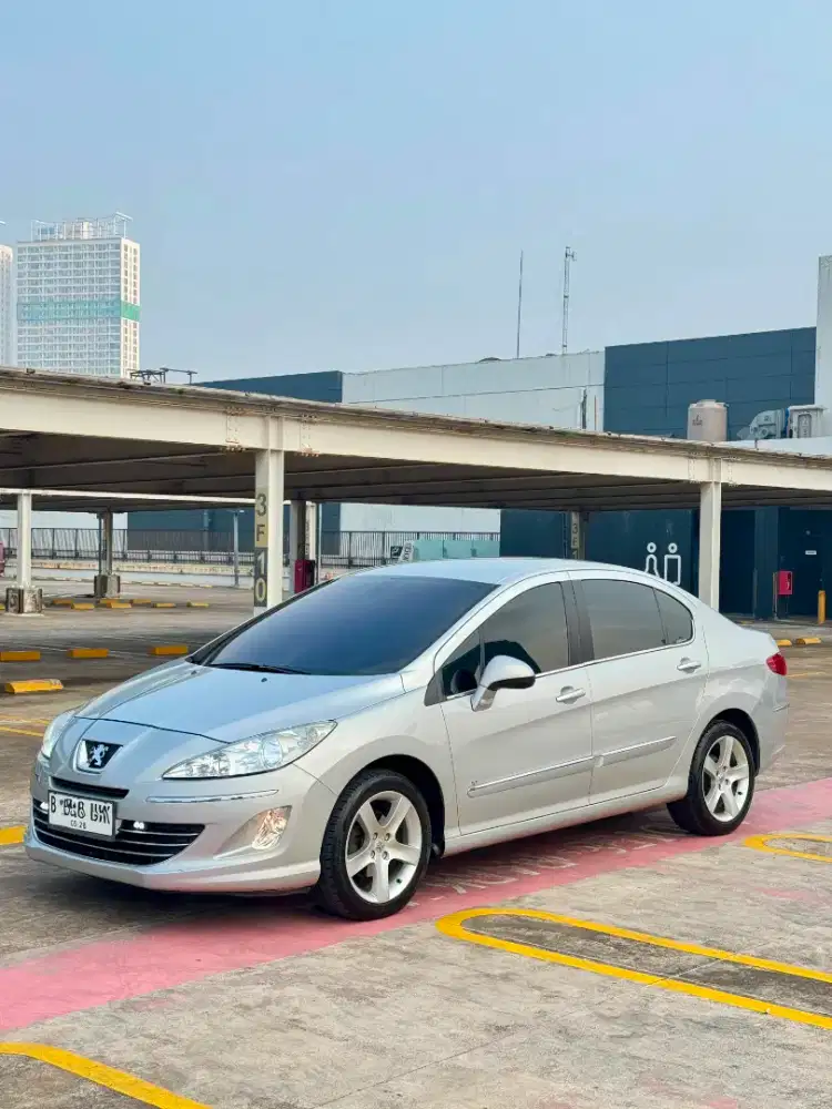 Peugeot 408 2016