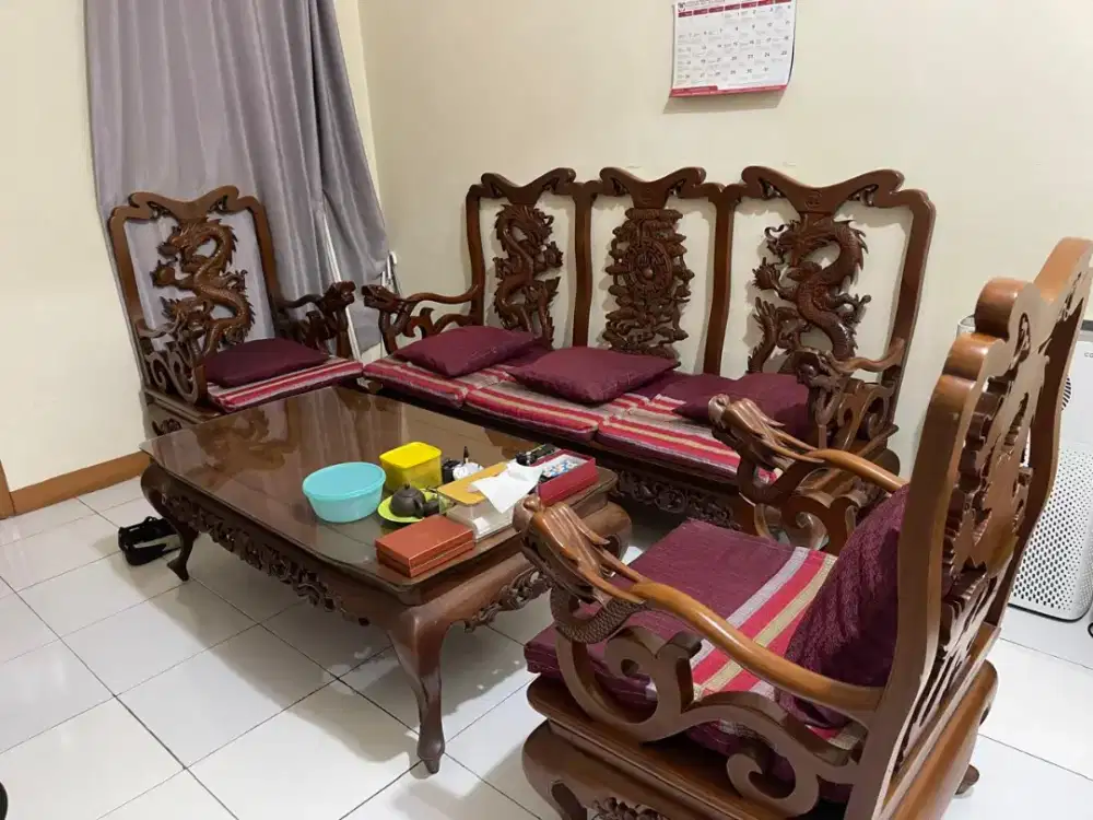 DIJUAL SATU SET KURSI DAN MEJA KAYU JATI