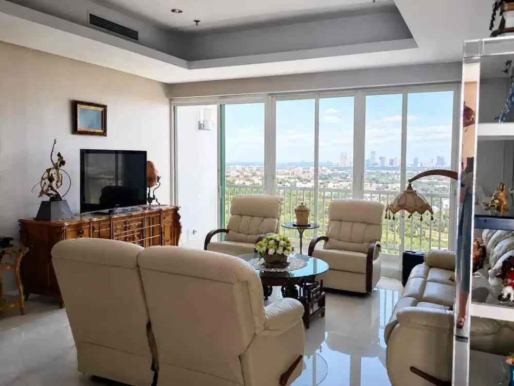 Apartment adhiwangsa golf jual 3BR semi furnish view bagus long and wide golf surabaya barat