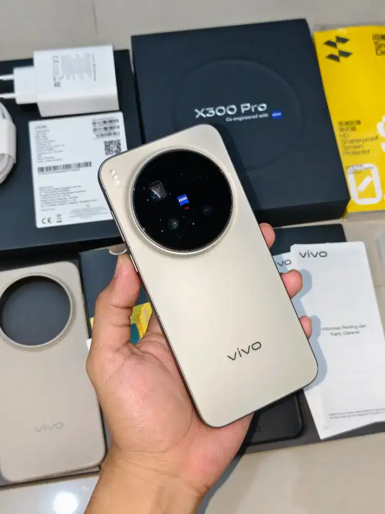 VIVO X300 Pro 16GB / 512GB Dune Brown Like New Garansi Panjang 2 Tahun