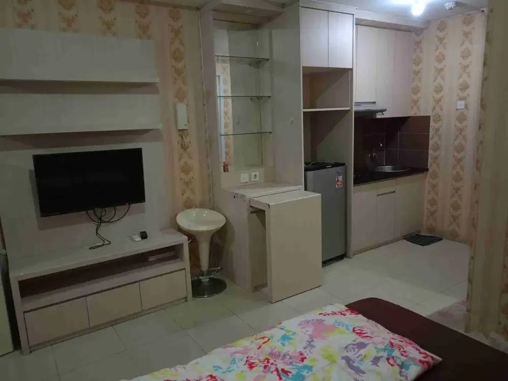 Ready Studio Tower B, Apat BASSURA