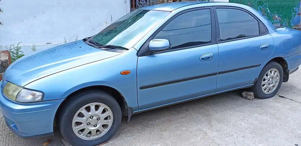 Mazda Familia 2000 Bensin