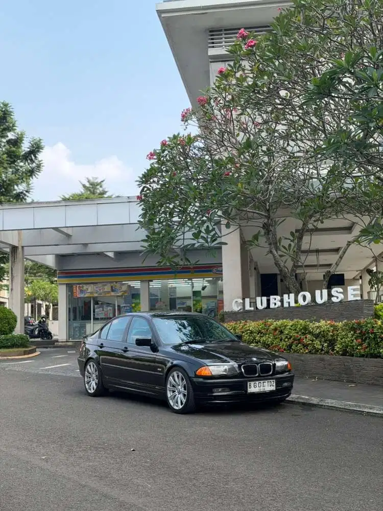 BMW 318i 2001 Bensin