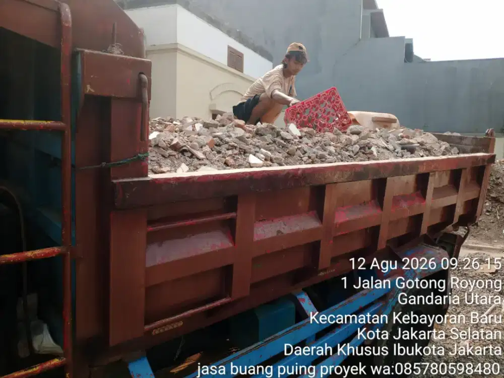 Jasa buang puing dan urugan