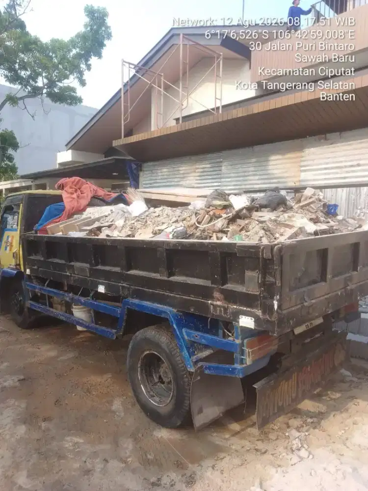 Jasa buang puing dan tanah