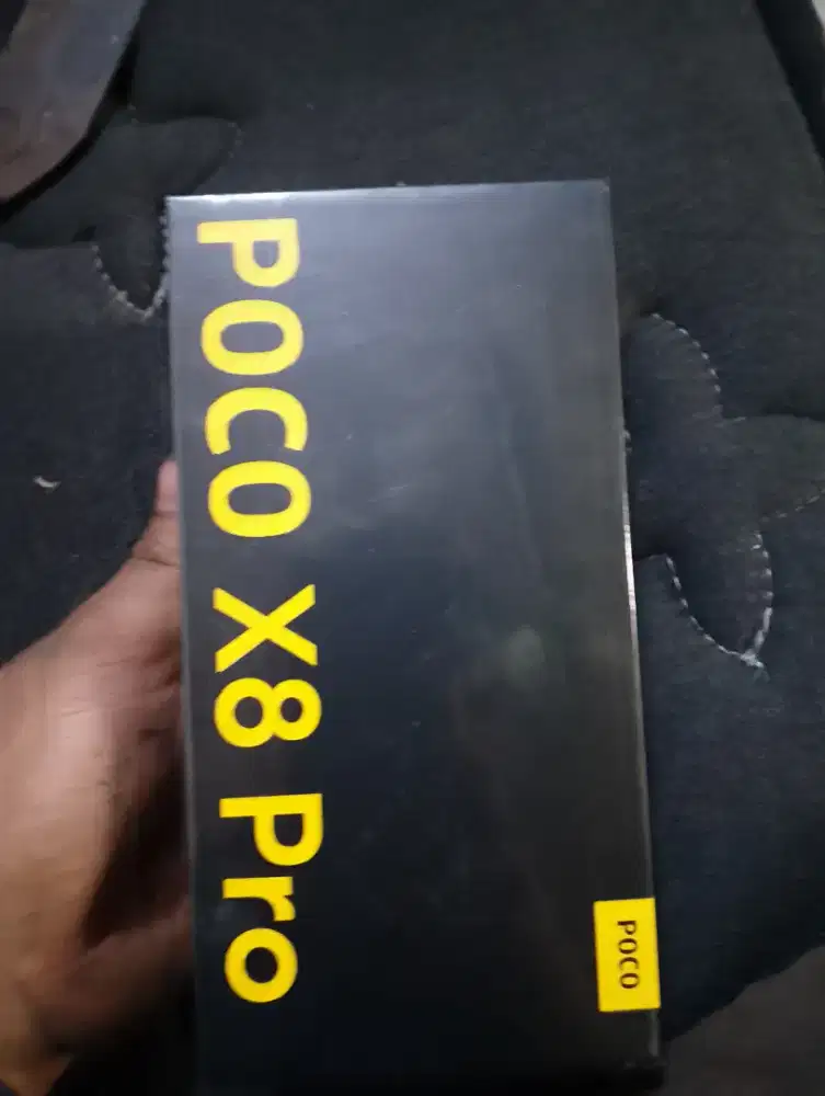 Poco x8 pro warna hitam