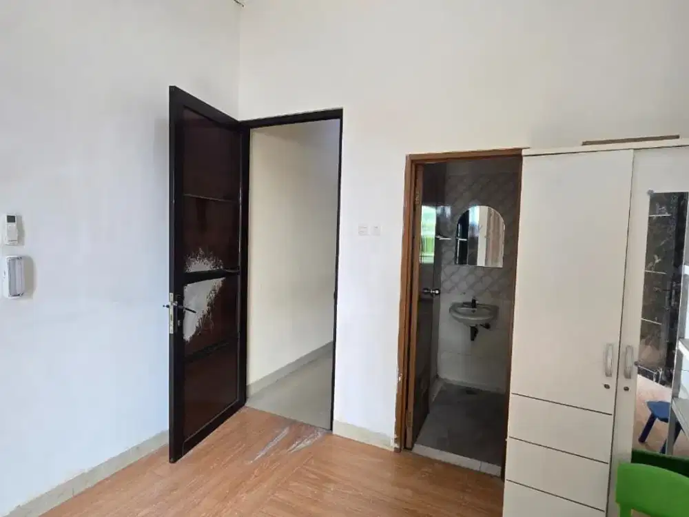 Dijual Cepat Rumah 3 Lantai Siap Huni SHM Cengkareng Timur Jakarta Barat