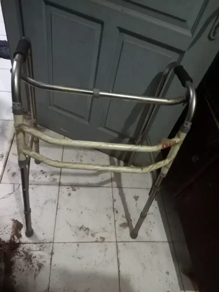 Walker Alat Bantu jalan