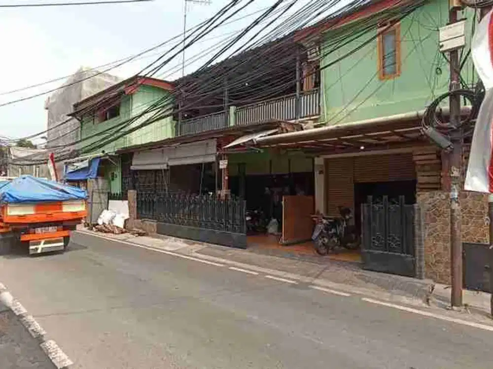 DIJUAL RUMAH + 2 KIOS + 6 KAMAR KOS - PENGADEGAN SELATAN, PANCORAN