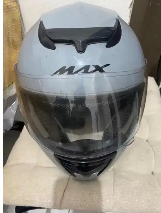 Helm Full Face merk Max