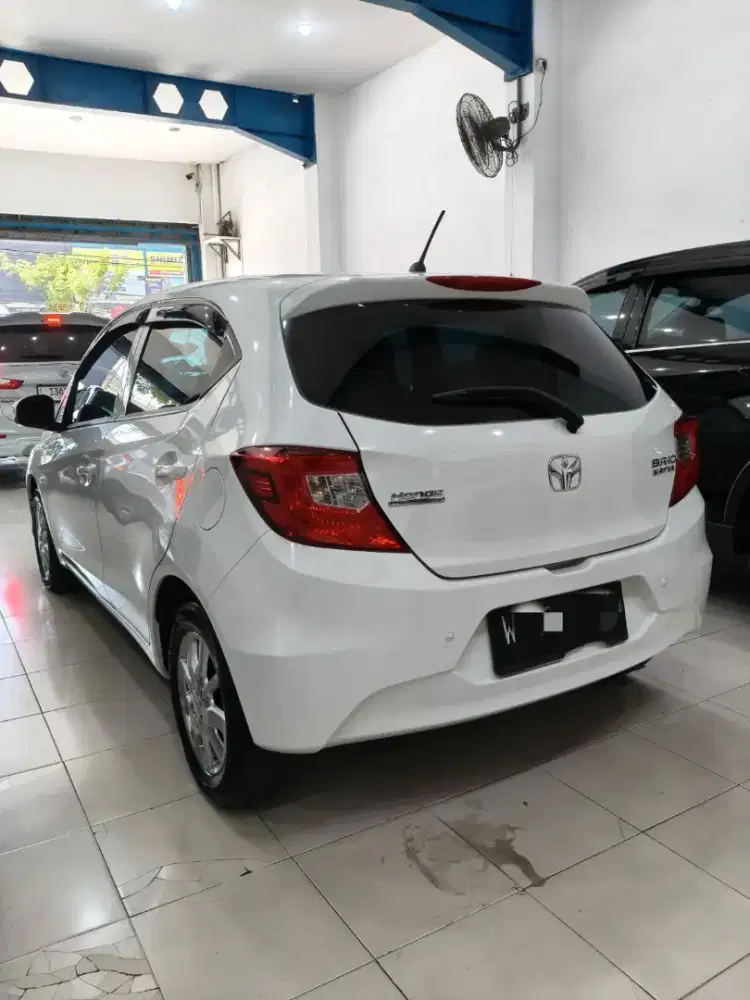 Honda Brio Satya E 2022 Matic Putih Favorit