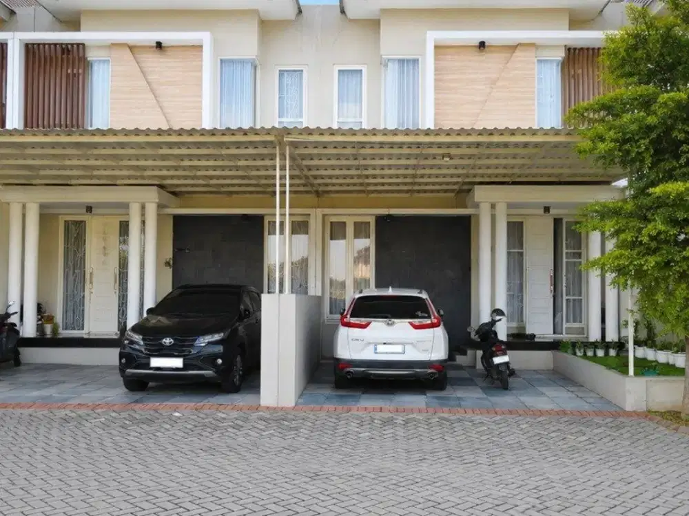 RUMAH WISATA SEMANGGI ROW 3 MOBIL