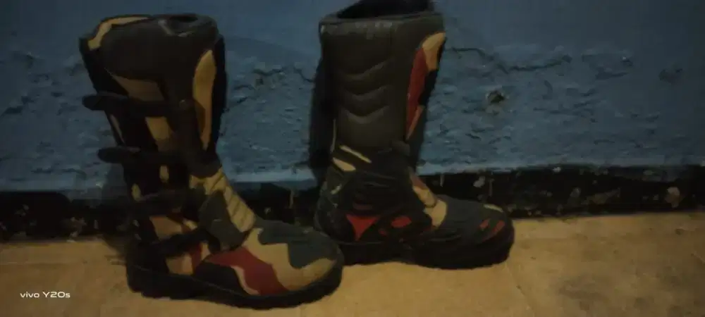 Sepatu motorist