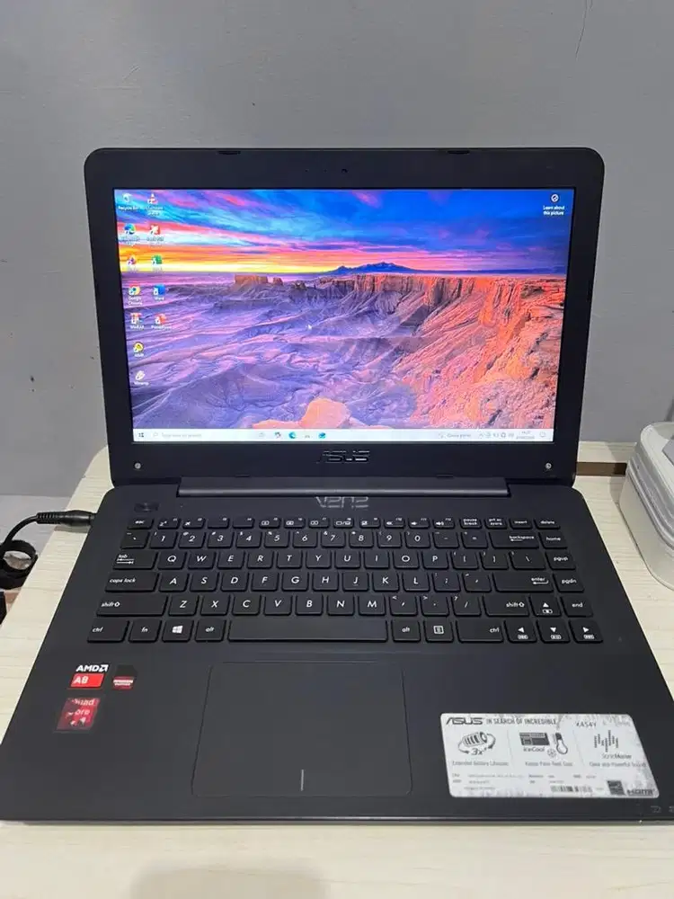 Laptop ASUS X454Y