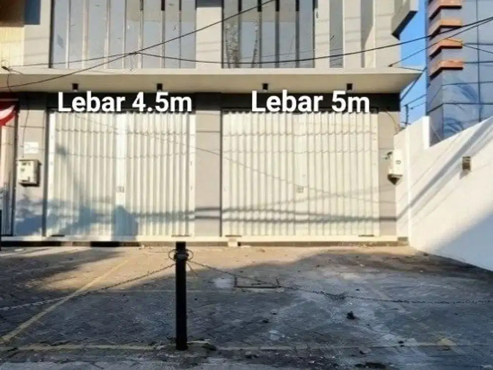 Ruko Raya Pucang anom Baru Gress Strategis Parkiran luas, Belakang ada area los