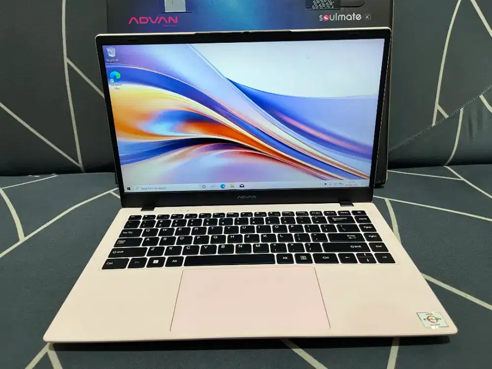 Advan soulmate x fullser new 
Garansi 2027

Amd 3020 
Ram 4gbSsd 128gb