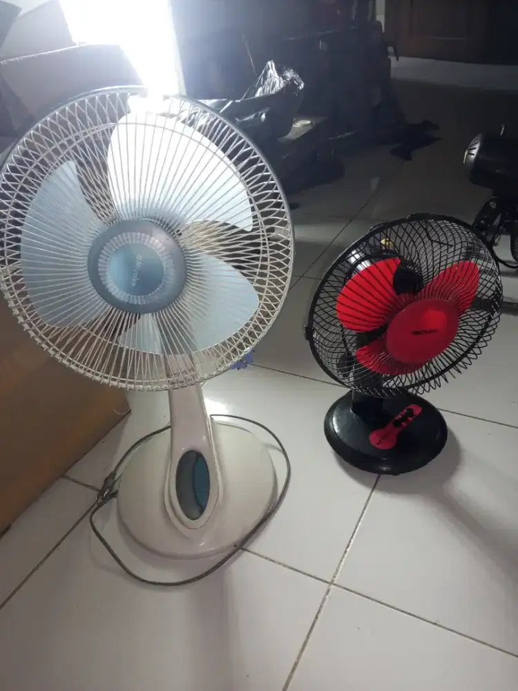 Kipas angin 2unit Rp.150rb normal semua