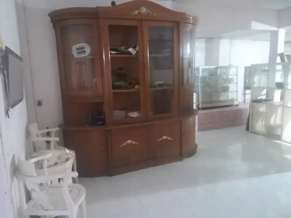 Di Jual cepat, Rumah di area strategis
