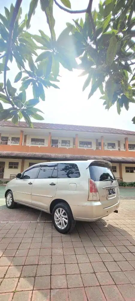 Toyota Kijang Innova 2006 Bensin