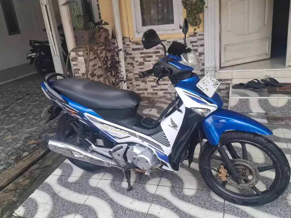 Honda Supra X 125 old