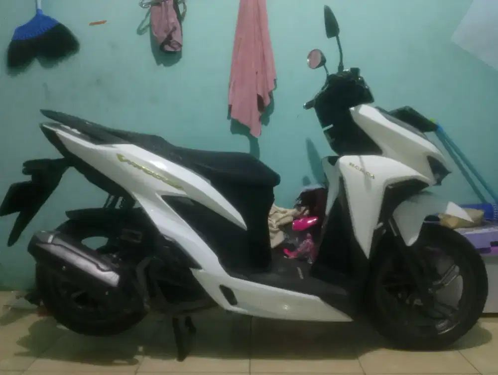 VARIO LED NEW 2019 ORIGINAL ASLI PUTIH