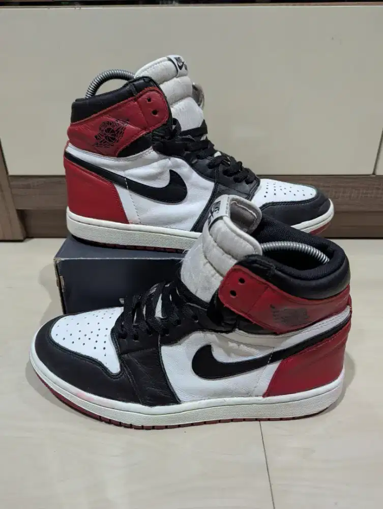 AIR Jordan black toe preloved size 43