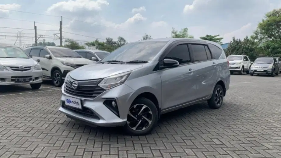 Cash dan Credit Daihatsu Sigra AT 2022 HKB