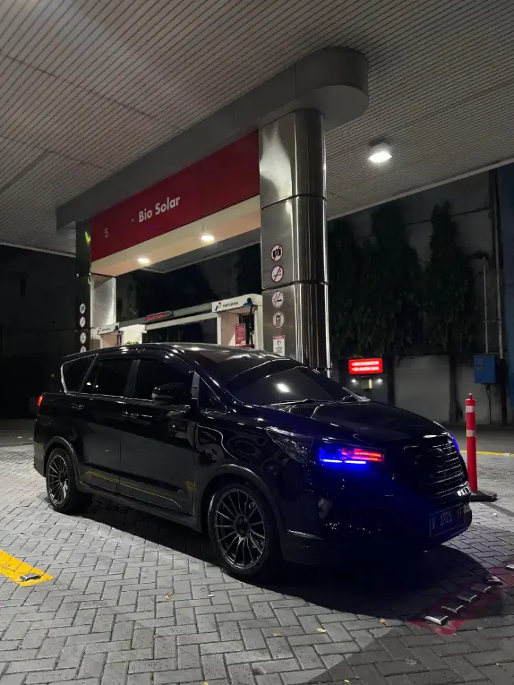 INNOVA VENTURER DIESEL AT 2021