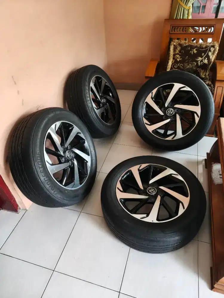 Velg original toyota rush ring 17