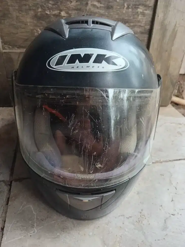 Helm INK Full Face Bekas – Kondisi Sesuai Foto