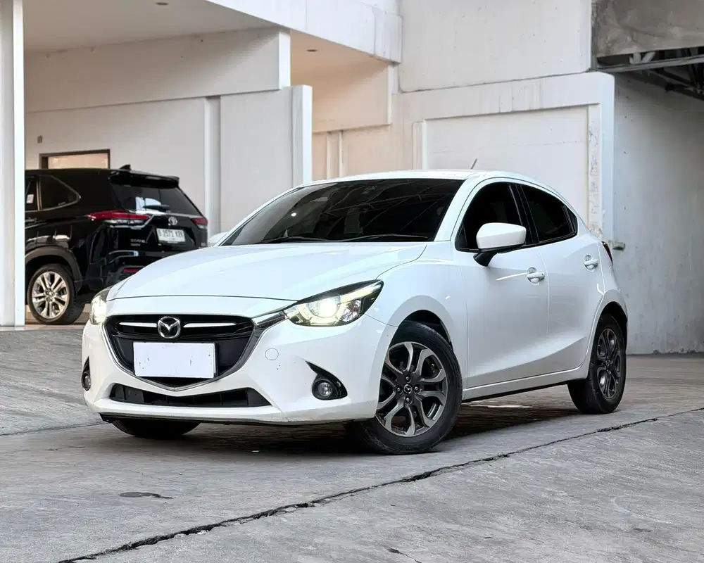 PAJAK PANJANG Mazda 2 GT Sky Active AT 2014 Pemakaian 2015 Istimewa