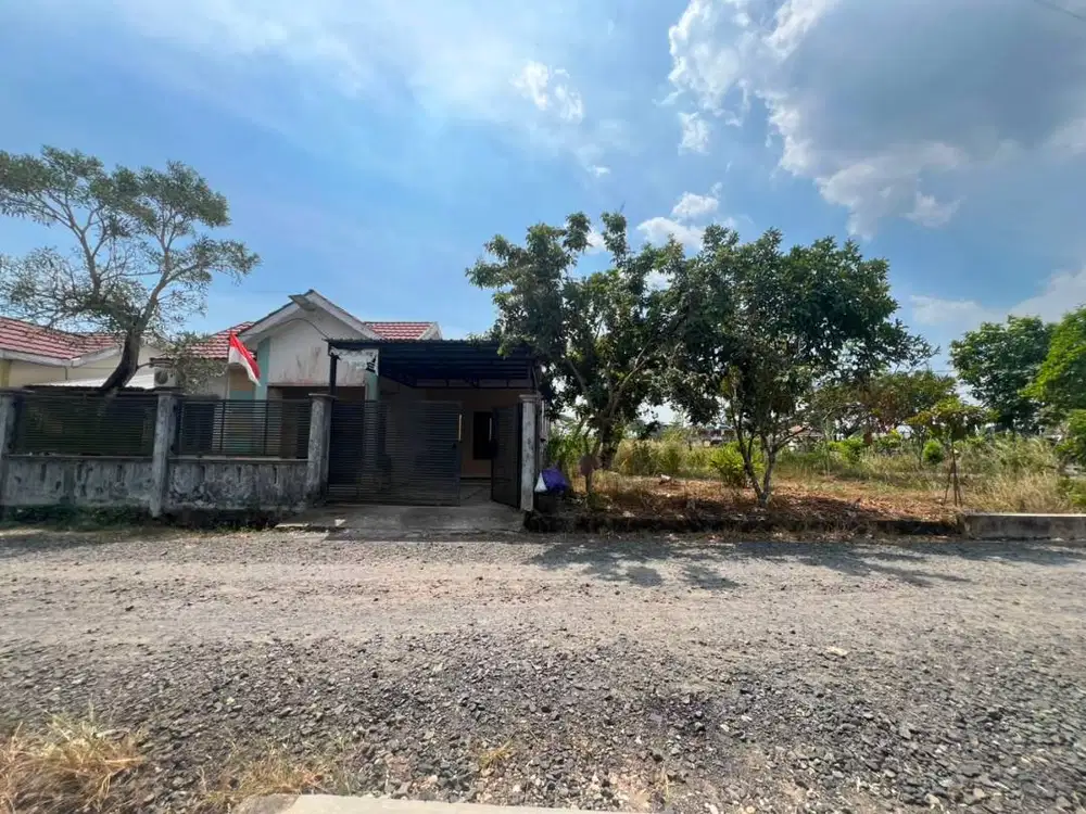 Dijual Rumah posisi Strategis + Hook + Mobil