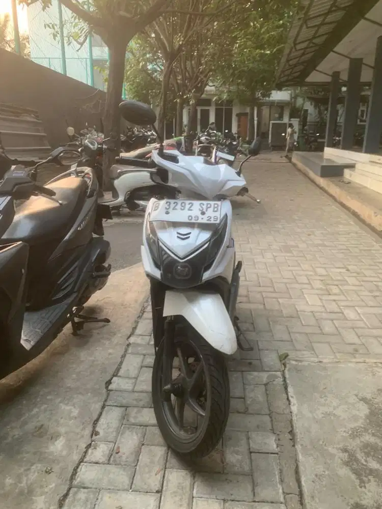 Dijual cepat motor honda beat fi starter kasar 2014 murah