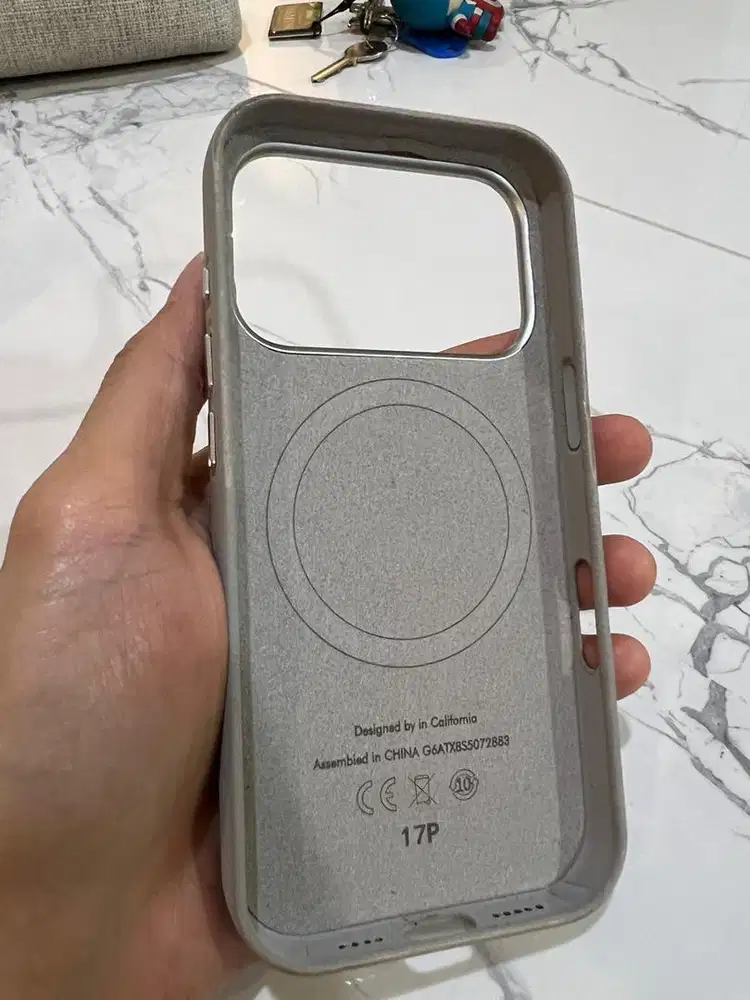 Casing hardcase motif denim untuk iPhone 17 Pro