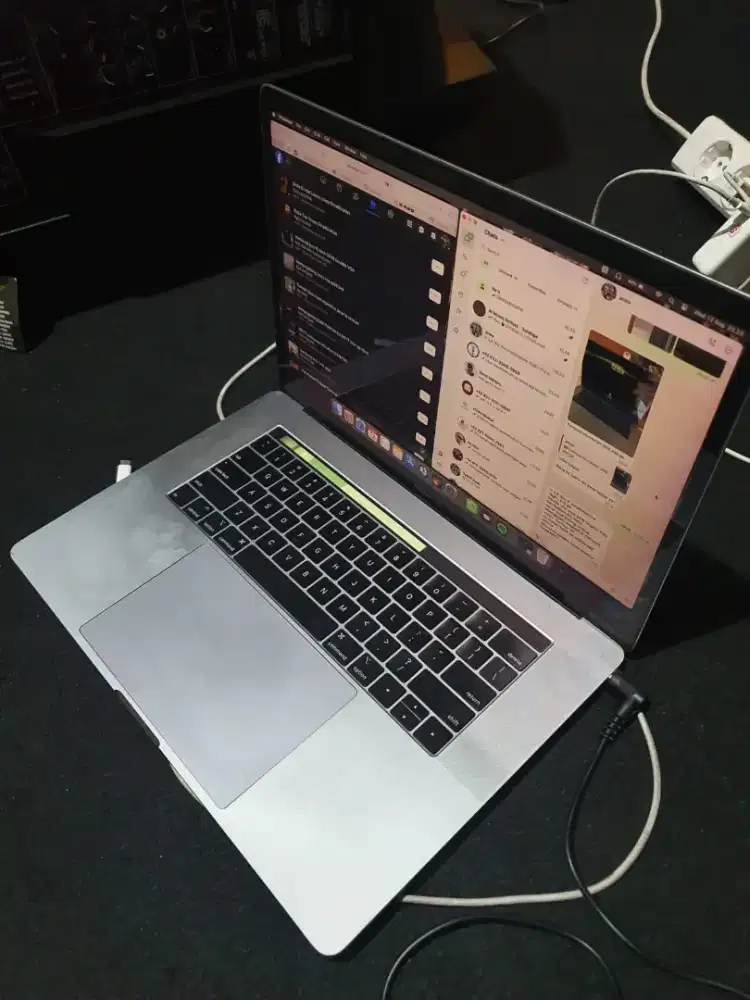 MacBook pro 15 inchi 2018 Double VGA
