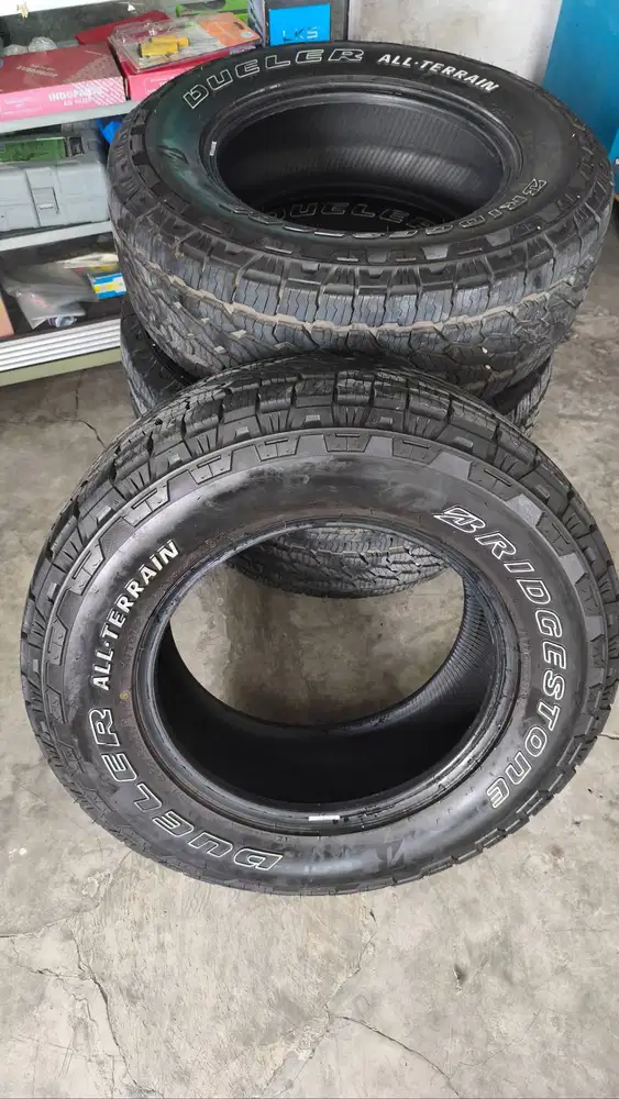 Ban fortuner pajero ring 17-265/65