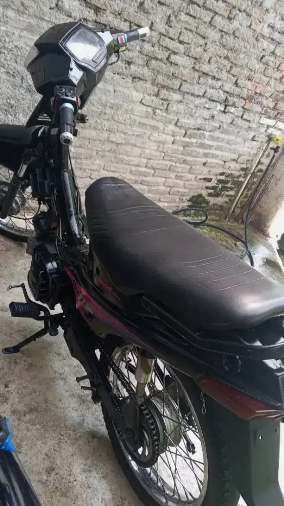 Suzuki Cristal langka