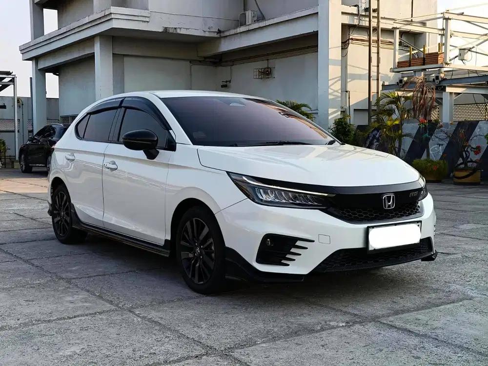 (TDP 30JT) LOW KM 27 RB ! HONDA CITY HB RS SENSING CVT 2023 PUTIH !