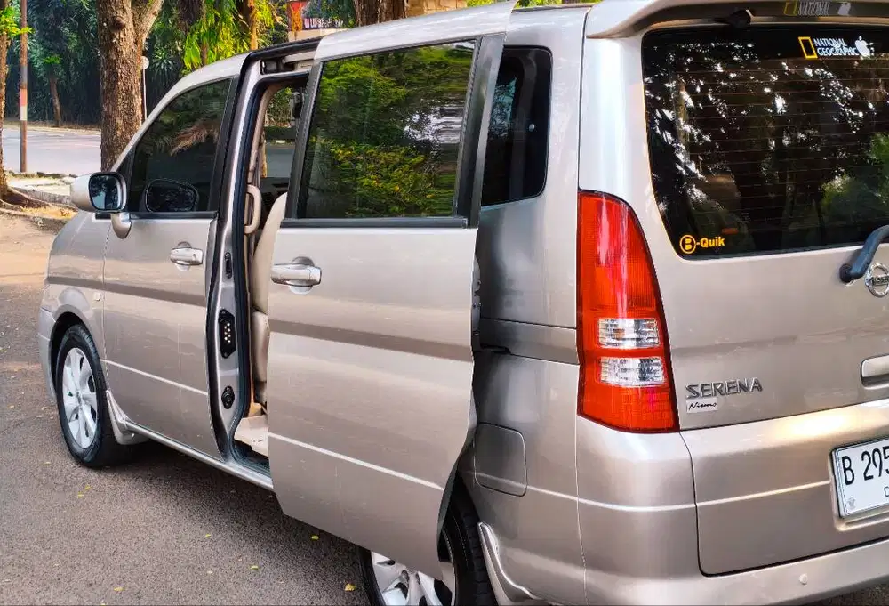 NISSAN SERENA 2.0 A/T HWS