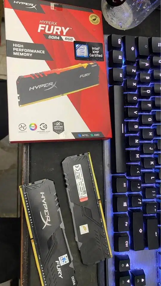 RAM Kingston HyperX Fury RGB DDR4 16GB (2X8GB) 3200MHZ CL16