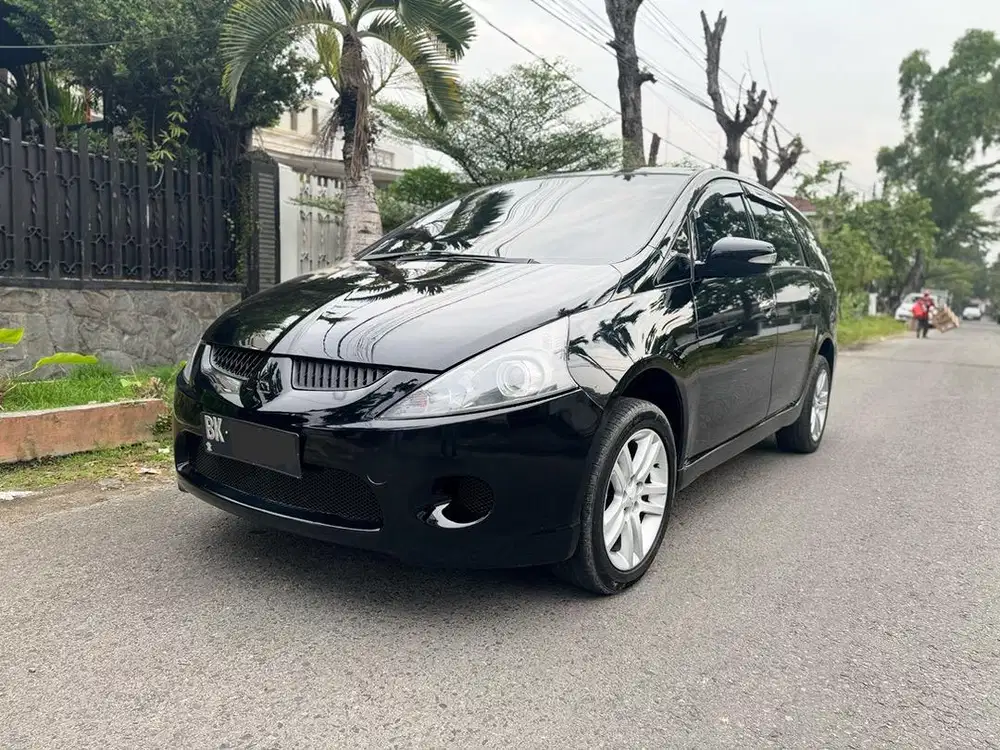 Mitsubishi Grandis 2.4 MIVEC 2005 Hitam 2006 oddysey 2007