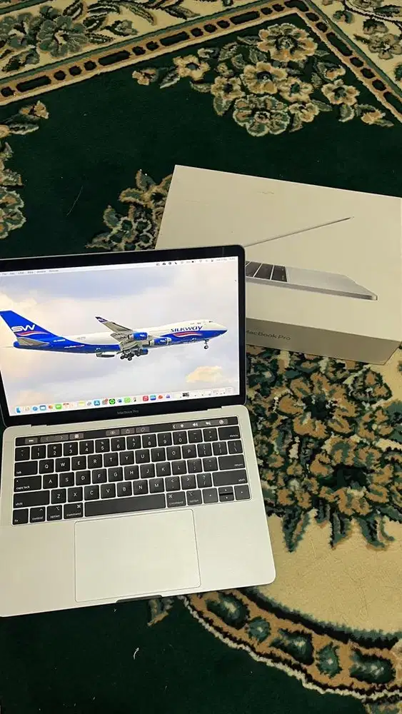Macbook pro 2019 i5 8/256