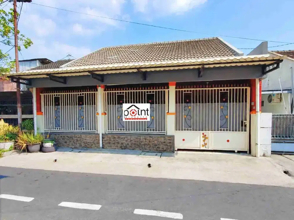 RUMAH SEMI FURNISH BAGUS DEKAT TOL KLODRAN SAN GOR MANAHSN SOLO