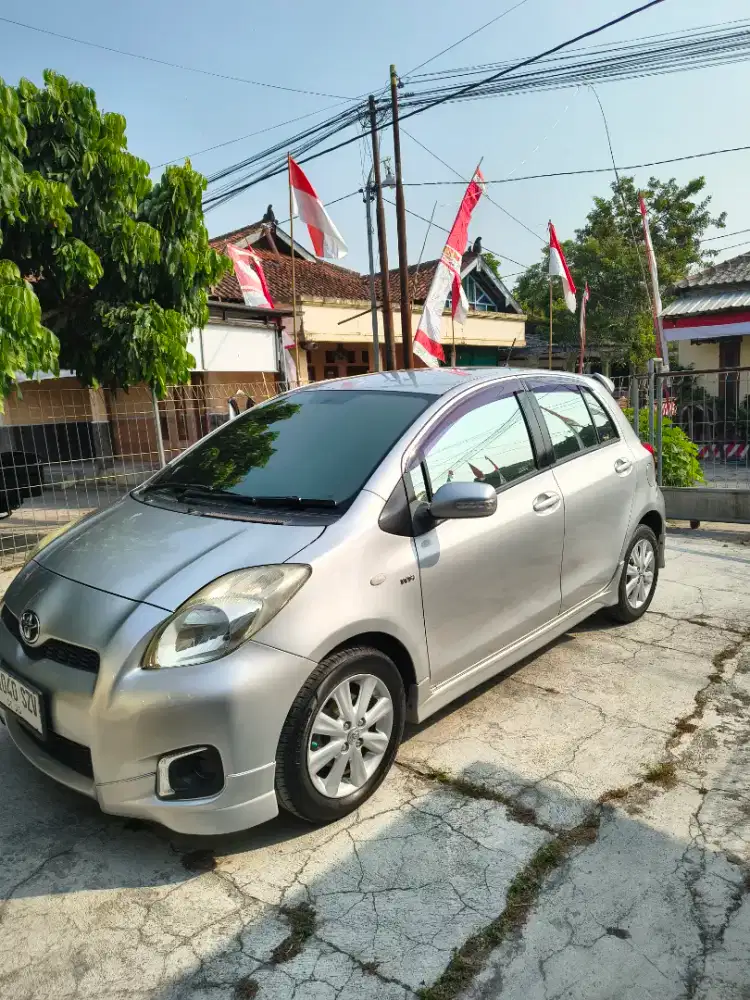 Yaris E MMC 2012