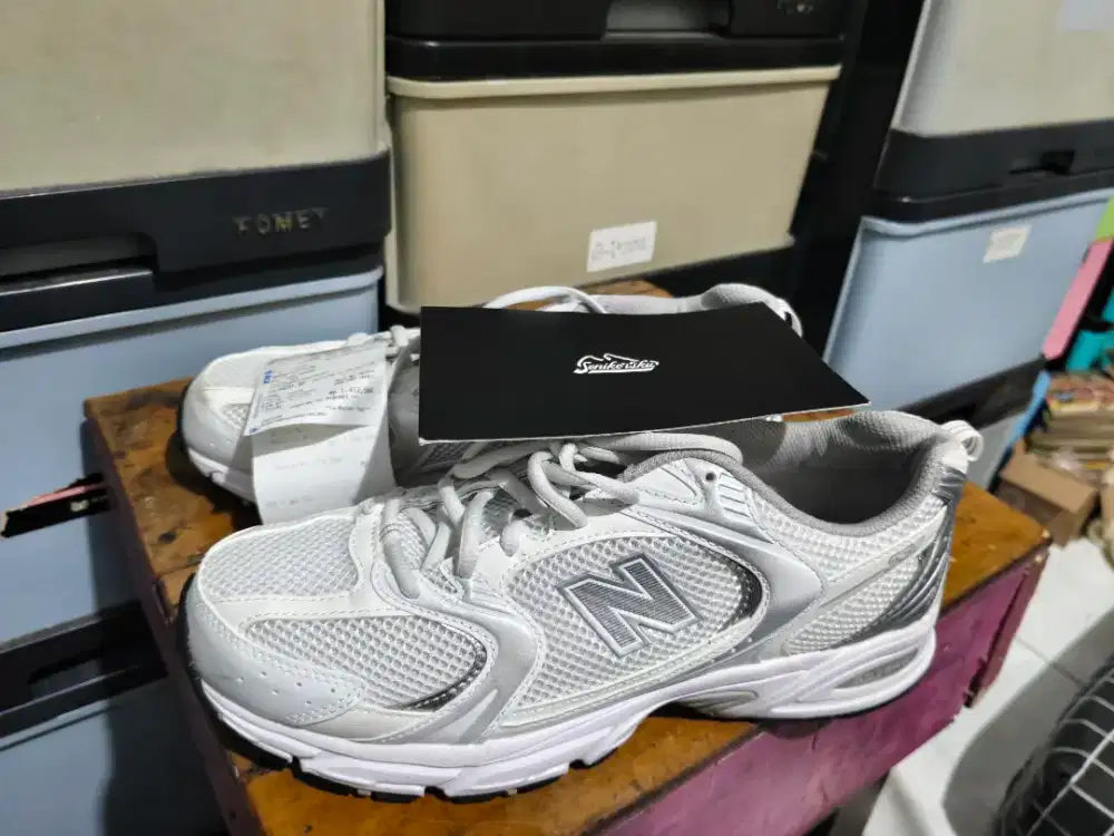 New Balance 530 Munsell White Mettalic Size 42