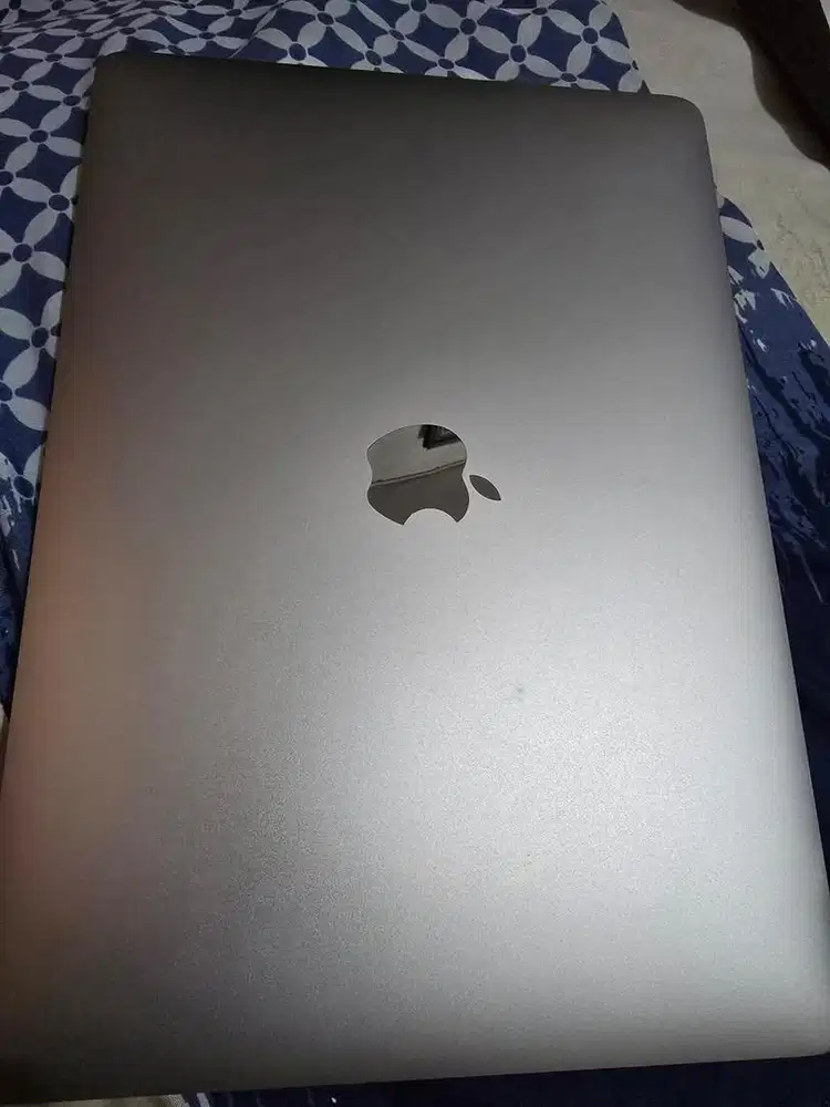 Mcbook pro 2020 8/126