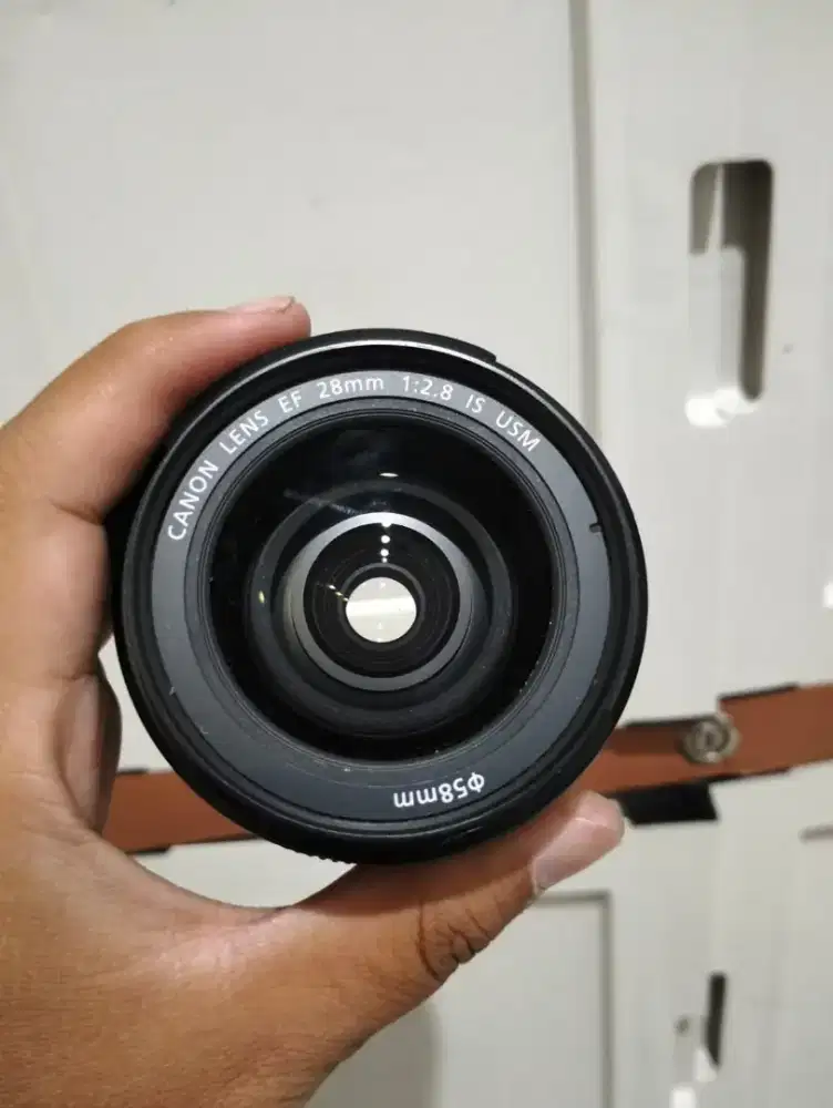 CANON EF 28MM F2.8 IS USM LIKENEW