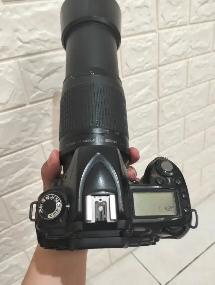 NIKON D90 LENSA TELE 70-300MM
