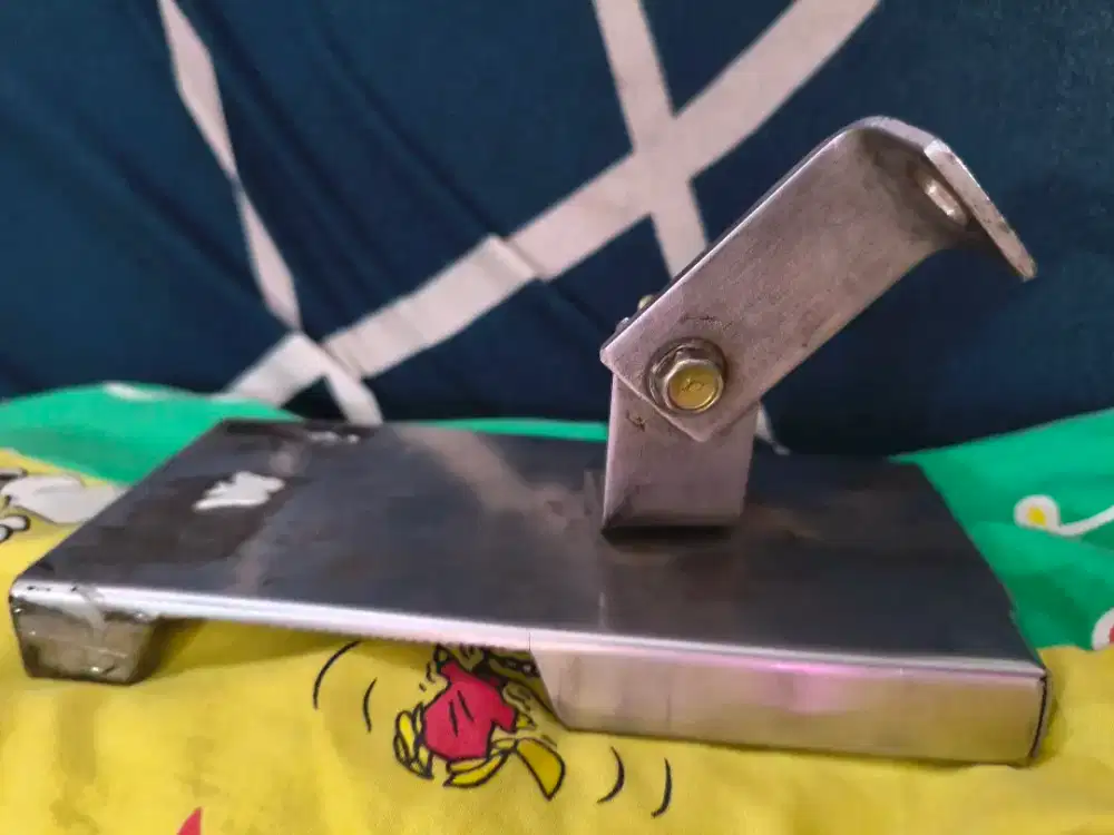 Holder hp anti karat